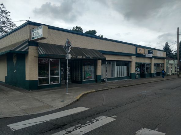4738 SE hawthorne blvd, portland, OR 97215